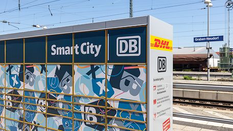 Die DHL Packstation des Bahnhofs Graben-Neudorf im Regionalbereich Südwest